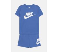 NIKE Conjunto infantil Club Tee y Short Set 86L596, azul celeste, 2-3 Años