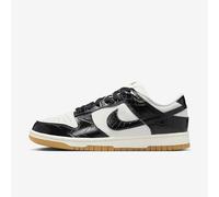 NIKE Dunk Low LX, Sneaker Hombre, Oil Green Safety Orange Platinum Tint, 45.5 EU