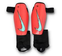 Nike - Espinillera Charge Guard Niño, Unisex, Rojo, L