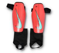 Nike - Espinillera Charge Guard Shinpads, Unisex, Rojo, S