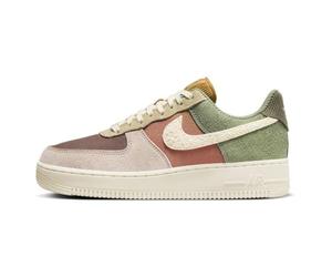 Nike FZ3782-386 Nike Air Force 1 '07 LX Mujer Oil Green/Pale Ivory-Terra Blush-Sesame EU 38.5