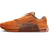 NIKE Metcon 9, Sneaker Hombre, Monarch Amber Brown Mica Green, 44.5 EU