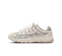 Nike P-6000 Zapatillas con detalles de diseño reflectante - Mujer - Blanco 42.5