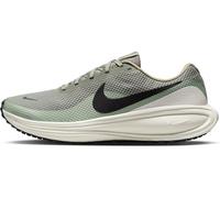 Nike Revolution 8 Sneaker