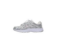 Nike Sportswear Zapatillas deportivas 'P-6000' gris plateado / plata / blanco 36,5 gris plateado / plata / blanco