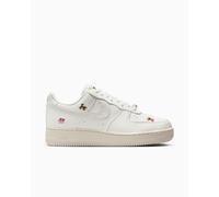 Nike Women's Air Force 1 '07 SE "Year of the Horse" Blanco 37.5