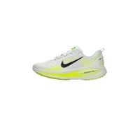 NIKE Zapatillas de running 'VOMERO 18' manzana / negro / blanco 44 manzana / negro / blanco