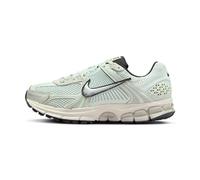 Nike Zoom Vomero 5 - Tenis para mujer, color plateado claro/cromo-hueso claro (FN6742 001), Plateado claro/hueso claro cromado, 36.5 EU
