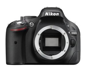 Nikon D5200 Solo cuerpo nuevo
