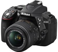 Nikon D5300 - Cámara réflex Digital de 24.2 MP (Pantalla 3.2", estabilizador óptico, vídeo Full HD), Negro - Kit Cuerpo con Objetivo Nikkor AF-S DX 18-55 mm f:3.5 VR II