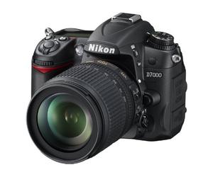 Nikon D7000 - Cámara réflex digital de 16.2 Mp (estabilizador óptico), color negro - kit con objetivo AF-S DX 18-105mm VR