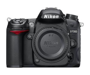 Nikon D7000 - Solo cuerpo nuevo
