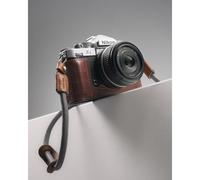 Nikon Z f + Nikkor Z 40mm f/2.0 SE + Estuche promocional plata