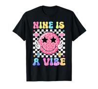 Nine is A Vibe Leopard 9th Bday Groovy Smile Face 9 Años Camiseta