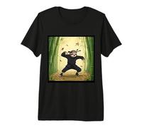 Ninja Sloth Practicando Artes Marciales en un Bosque de Bambú Camiseta Premium