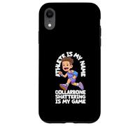 Niño de dibujos animados con el brazo en cabestrillo Carcasa para iPhone XR