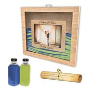 NIRALIS Pack Ceremonia Arena Bodas Personalizado Madera Roble | Arena de Colores 2 botes de 800g | Portafoto 10x15cm | Personalizable con Fecha y Nombres Novios (Roble, Arena Azul y Verde)