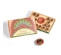 Nirmalaya Tazas orgánicas de sándalo Havan, 15 tazas con A Diya - Havan Samagri, una mezcla de polvo de flores, Loban, Jatamasi (tazas Havan de sándalo Kesar) estándar
