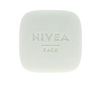 NIVEA Naturally Clean Exfoliante Facial Sólido Anti-imperfecciones (1 x 75 g), limpiador facial 99% de origen natural, pastilla limpiadora enriquecida con arcilla blanca