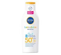 NIVEA SUN Babies & Kids Sensitive Leche Solar para niños FP50+ (1 x 200 ml), protector solar infantil para piel sensible, crema solar para bebés resistente al agua