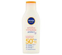 NIVEA SUN - Crema solar Sensitive Immediate Protect FP50+ en frasco de 200 ml, leche solar con aloe vera y antioxidante, protección solar contra alergias solares