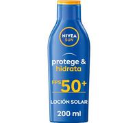 NIVEA SUN Protege & Hidrata Loción Solar FP50+ (200 ml), crema solar 50 de absorción rápida y resistente al agua, protector hidratante con Vitamina C y Ácido Hialurónico, protección UVA/UVB muy alta