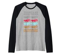 No hay tal cosa como demasiados coches musculosos Camiseta Manga Raglan