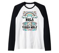 NOLA Vibes Only Cute Retro Girls NOLA Name Camiseta Manga Raglan