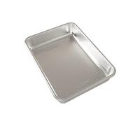 Nordic Ware Naturals - Molde rectangular para tartas de 9 x 13 pulgadas, aluminio natural con conductividad superior del calor, utensilios para hornear de alta calidad, fabricado en los Estados Unidos, plateado