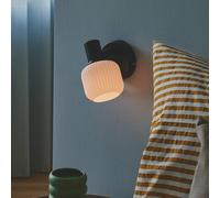 Nordlux Milford Mini aplique de pared, negro, cristal estriado, con enchufe