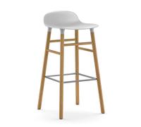 Normann Copenhagen Taburete de bar con patas de roble Form blanco