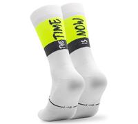 NORTEI Calcetines Ciclismo Deportivos Hombre y Mujer - Calcetines Running Triatlón - Acolchados, Transpirables, Sin Costuras, Compresivos (FR/ES, Letras, L, XL, Regular, Regular, THE TIME IS NOW)