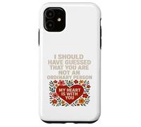Not an Ordinary Love Bold Heart Statement - Camiseta de regalo. Carcasa para iPhone 11