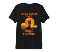 Nothing Scares Me I'm A Teacher Funny Halloween Witch Camiseta Premium