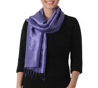 NOVICA Mujeres La bufanda de seda, 'Otro Mundo en azul-violeta' Un tamaño Púrpura