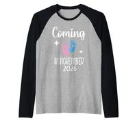 Nuevo bebé llegará en noviembre de 2026 Funny Baby Shower Boy Girl Camiseta Manga Raglan