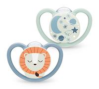 NUK Space Night - Juego de 2 tetinas fosforescentes para bebés de 18 a 36 meses, con ventilación adicional para piel sensible, silicona libre de BPA, león y luna
