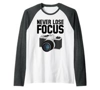 Nunca pierdas el foco, cámara retro, fotógrafo Camiseta Manga Raglan