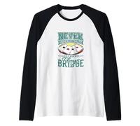 Nunca Subestimes a Old Man Bridge Player Four Ases Camiseta Manga Raglan