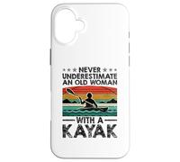 Nunca Subestimes a una anciana con un Kayak remando Carcasa para iPhone 16 Plus
