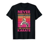 Nunca Subestimes a una Chica Que Conoce Artes Marciales de Karate Camiseta