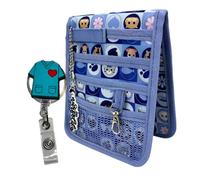 Nurse Life Pack Salvabolsillos y Extensible | No Todos Son Iguales | Organizador Bolsillo Enfermeria | Original Regalo Enfermera | para Guardar Tijeras y Accesorios (Azul Mascotas Mosaico Casaca)