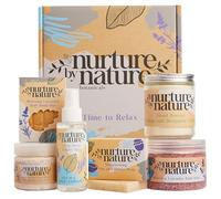 Nurture by Nature Set Regalo Mujer - Kit Spa en Casa Relajante, Lavanda | Sales de baño, barra bomba de baño, jabón de avena y miel, exfoliante de karité, vela de soja & spray de almohada; 6 piezas