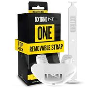 Nxtrnd One - Protector bucal de fútbol, correa incluida, se adapta a adultos y jóvenes (blanco)