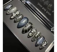 Nymora Press on Nägel 24 Stück in Dunkel mit 3D-Y2K Silberdesign - Mittelgroß, Mandelförmig, künstliche Nägel zum Aufkleben, Perlen, Glitzer - Fake Nails