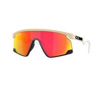 Oakley OO9280 - Paquete de lentes de sol OO 9280 BXTR 928004 Bxtr Matte Desert Tan Prizm Ru y kit de limpieza de gafas, Bxtr Matte Desert Tan Prizm Ru, 39/139/139