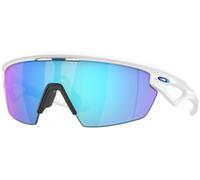 Oakley OO9403 - Paquete de lentes de sol OO 9403 SPHAERA 940302, blanco mate/zafiro Prizm polarizado, polarizado y kit de limpieza de gafas