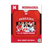 Obras maestras de decoraciσn deportiva - Nebraska Cornhuskers de la NCAA - Marco de fotos con la camiseta del equipo para fotos de 10 x 15 cm