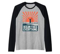 Ocean Fixes Everything Beach Sunset Silhouette Camiseta Manga Raglan