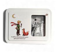 oggettando Portafotos de mesa de pequeño príncipe en caja de recuerdo útil para nacimiento, bautizo, comunión, confirmación (Picc. Príncipe Bufanda SF blanco, 21,5 x 16,5 cm)